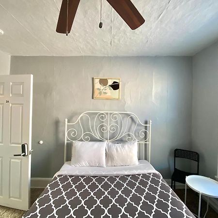 Clover 2900 - Apartment And Rooms With Private Bathroom Near Washington Ave South Philly Φιλαδέλφεια Εξωτερικό φωτογραφία
