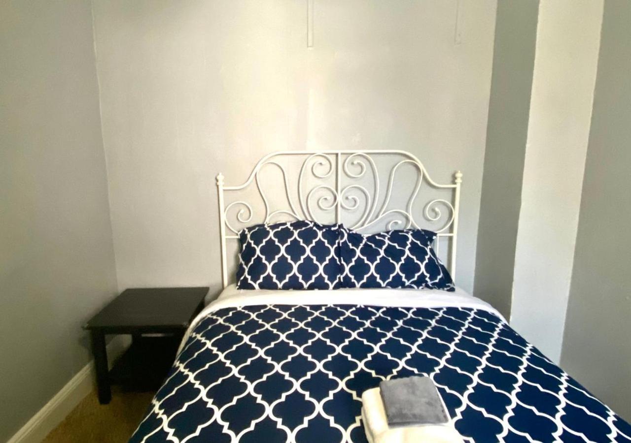 Clover 2900 - Apartment And Rooms With Private Bathroom Near Washington Ave South Philly Φιλαδέλφεια Δωμάτιο φωτογραφία