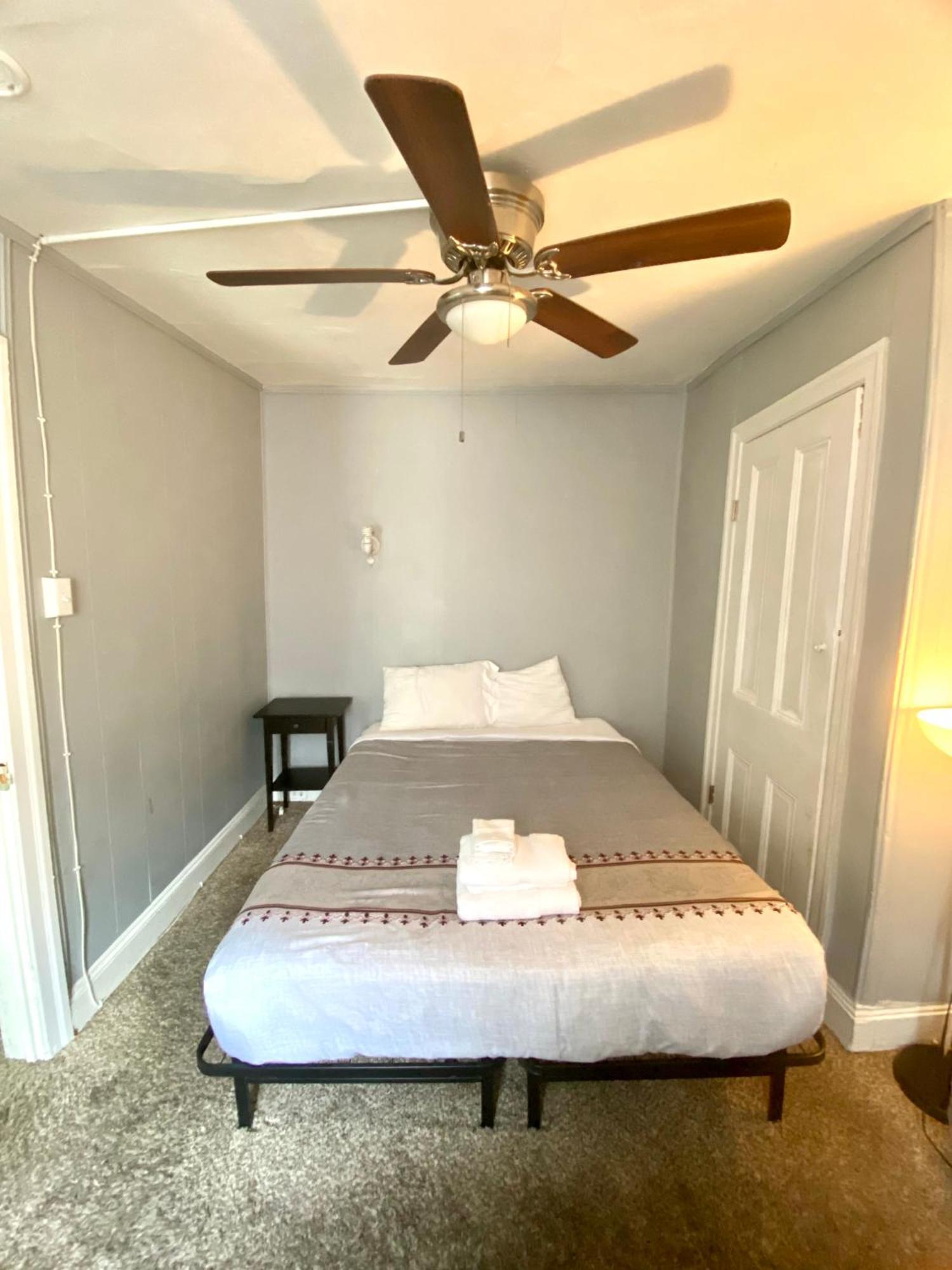 Clover 2900 - Apartment And Rooms With Private Bathroom Near Washington Ave South Philly Φιλαδέλφεια Εξωτερικό φωτογραφία